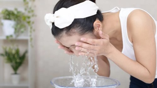 Clean Your Eyelid With Mild Soap and Water